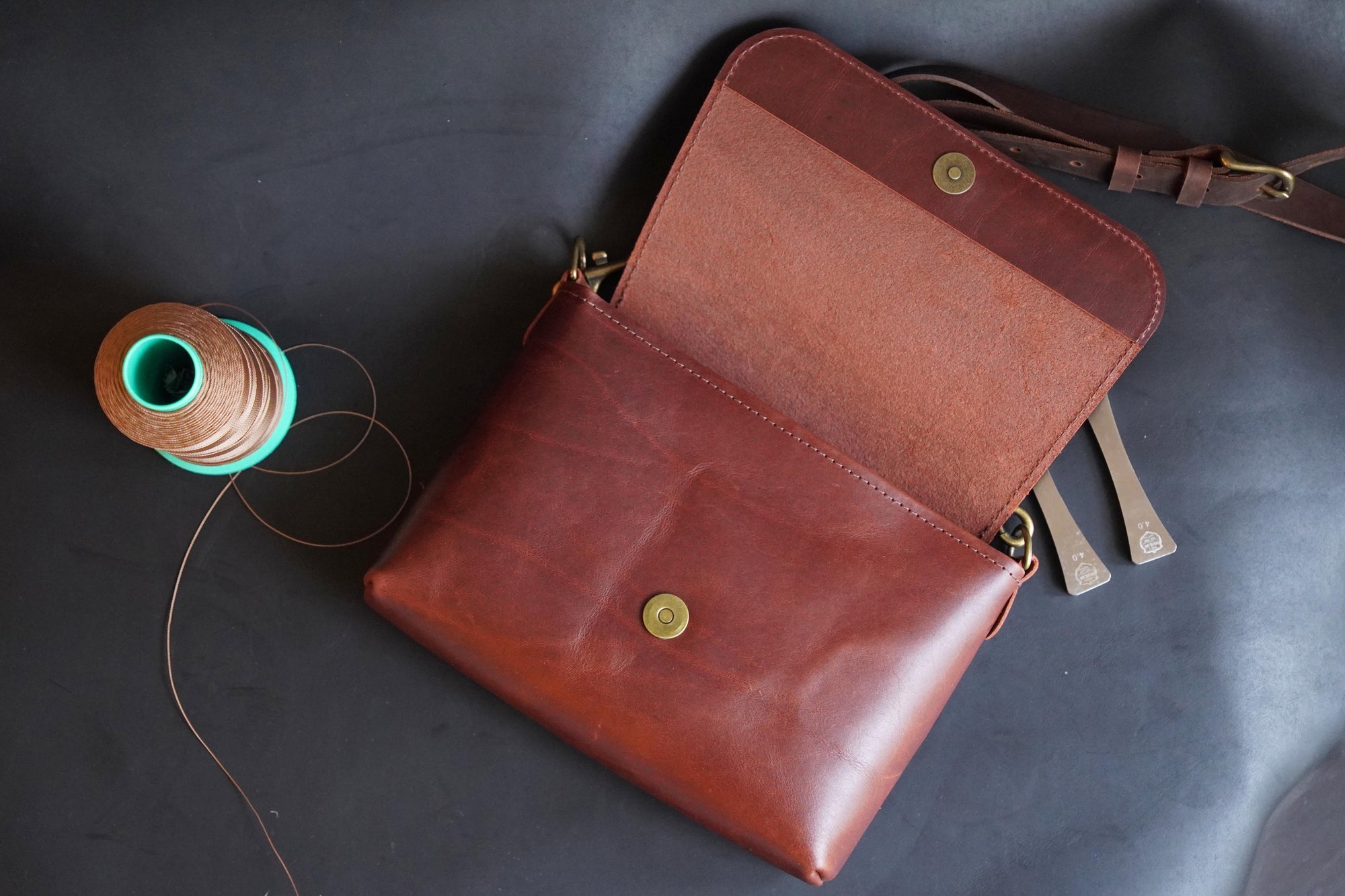 Essential Crossbody Purse Pattern (No.39)