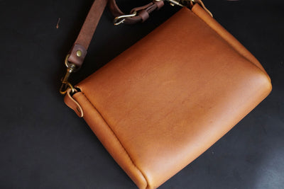 Essential Crossbody Purse Pattern (No.39)