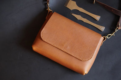 Essential Crossbody Purse Pattern (No.39)